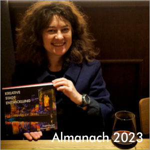Dr. Antonia Kienberger präsentiert Regensburg Almanach 2023 | Foto: Wolf Erdel